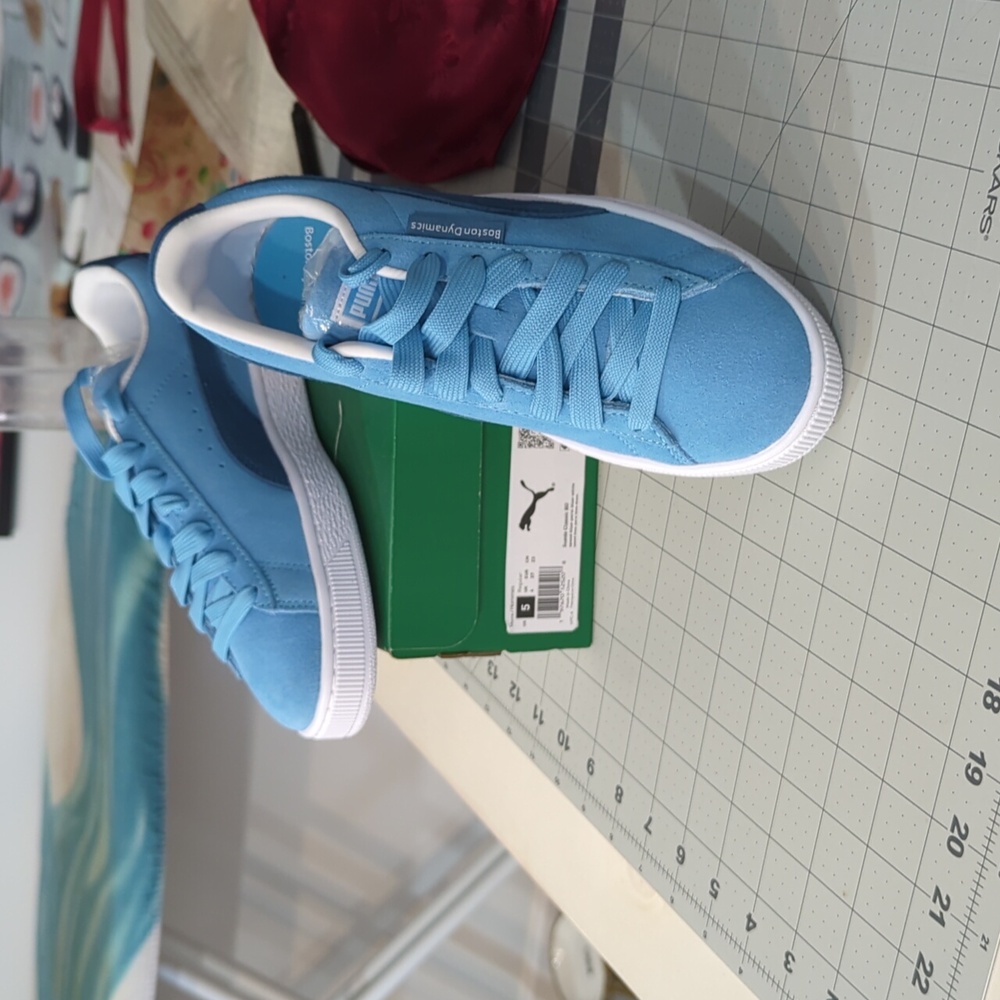 New never worn Boston Dynamics Puma shoes size 5